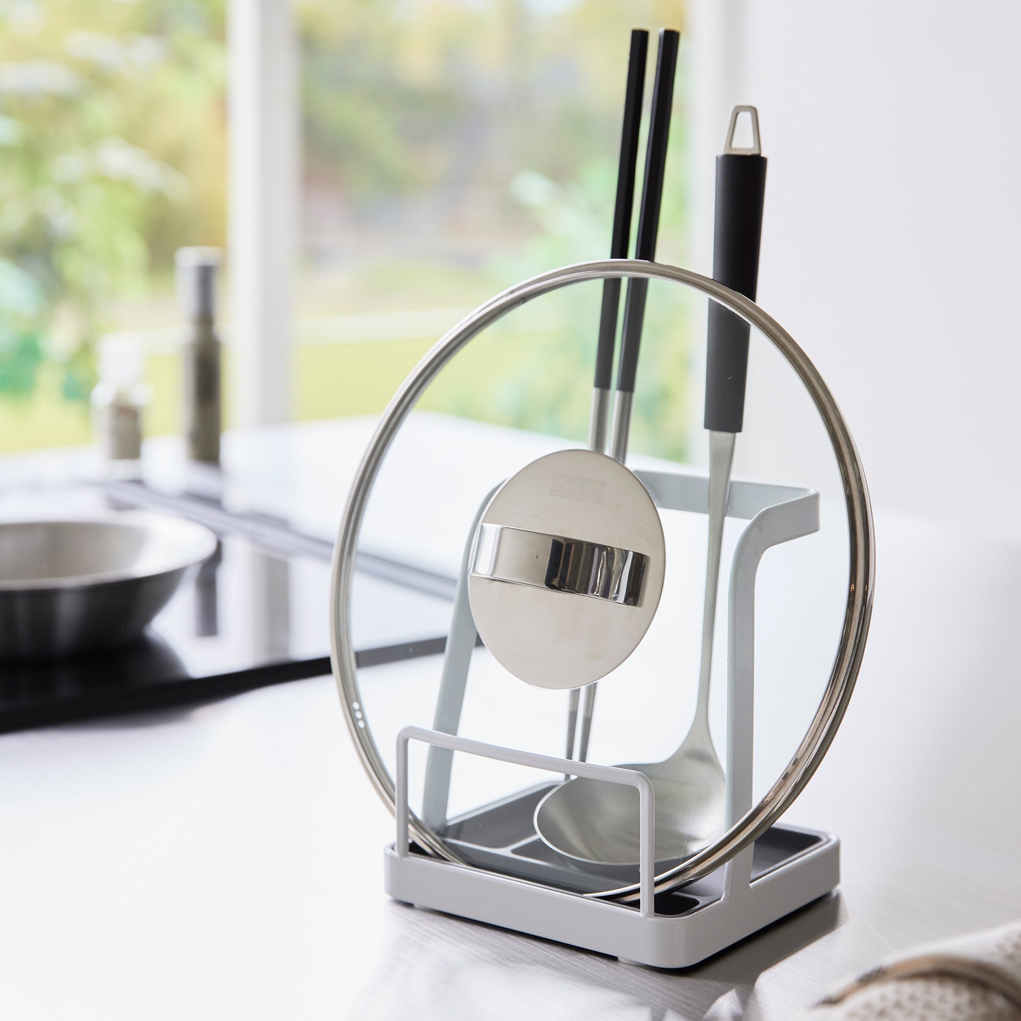 Yamazaki Home Tower Scolapiatti Per Bicchieri | Salvaspazio Bianco/Nero | Resina ABS Con Vassoio Rimovibile