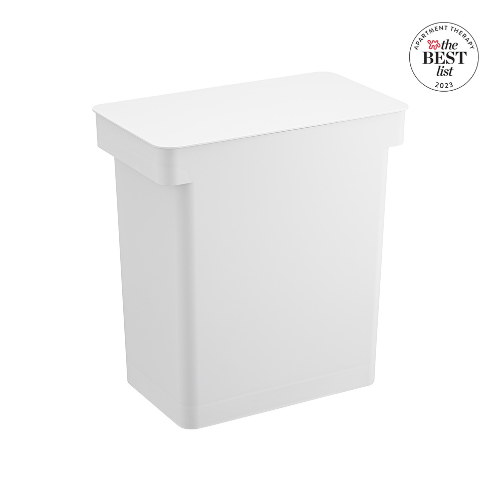 View 1 - Airtight Rolling Trash Can on a blank background.