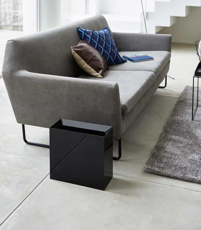 Image 452: Trash Can - Wide White