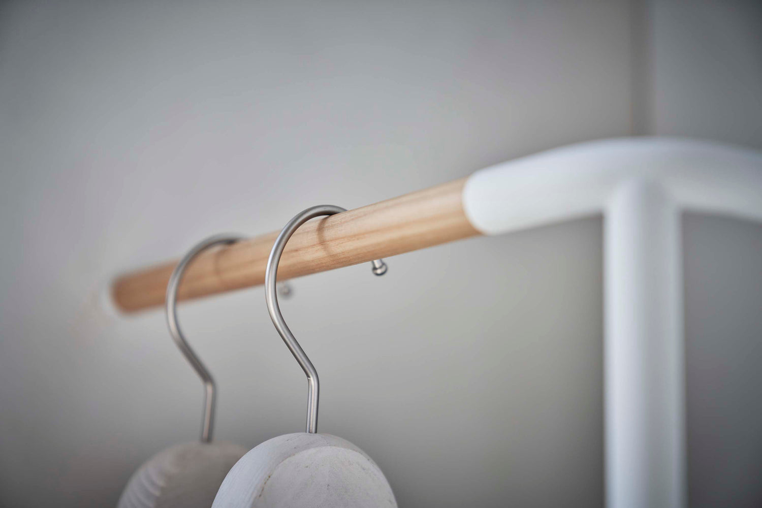 Tower Leaning Corner Coat Hanger Black Yamazaki | Design Is This Tower Leaning Corner Coat Hanger Black Yamazaki | Design Is This