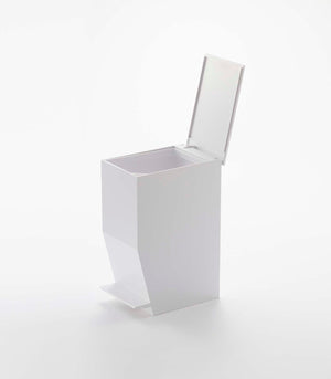 Prop photo showing Step Trash Can with various props.