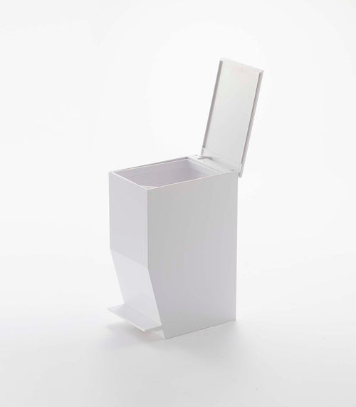 Prop photo showing Step Trash Can with various props.